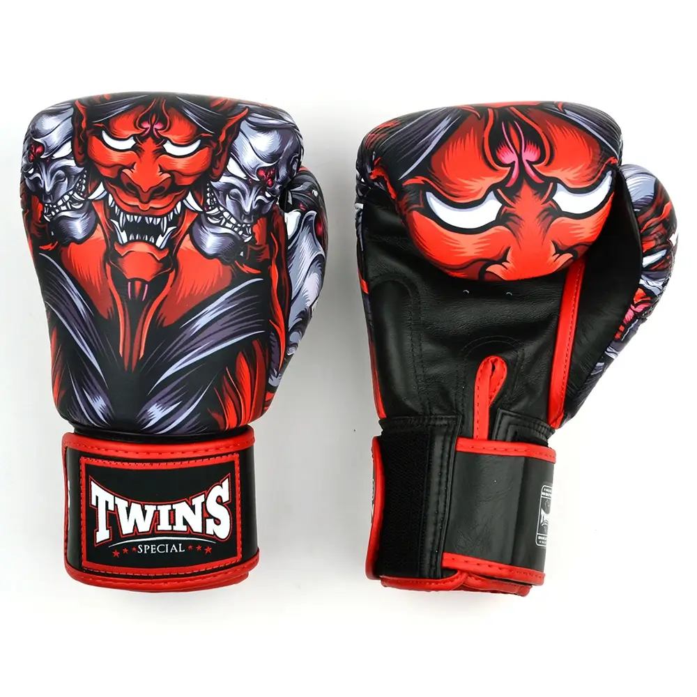 fbgvl4-58-twins-kabuki-boxing-gloves-black-red